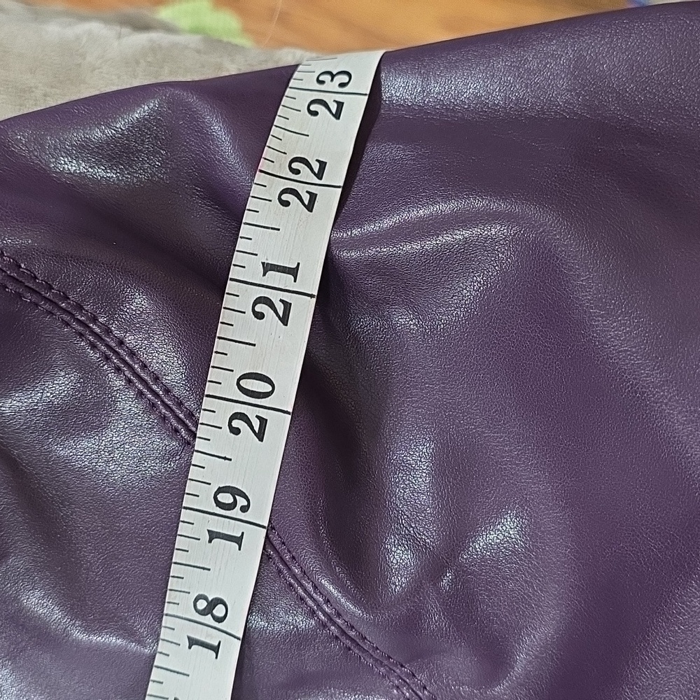 Chloe?? Large Hobo Bag Purse Purple Faux Leather Big Bead Zips Key Chain *READ* - Picture 10 of 13